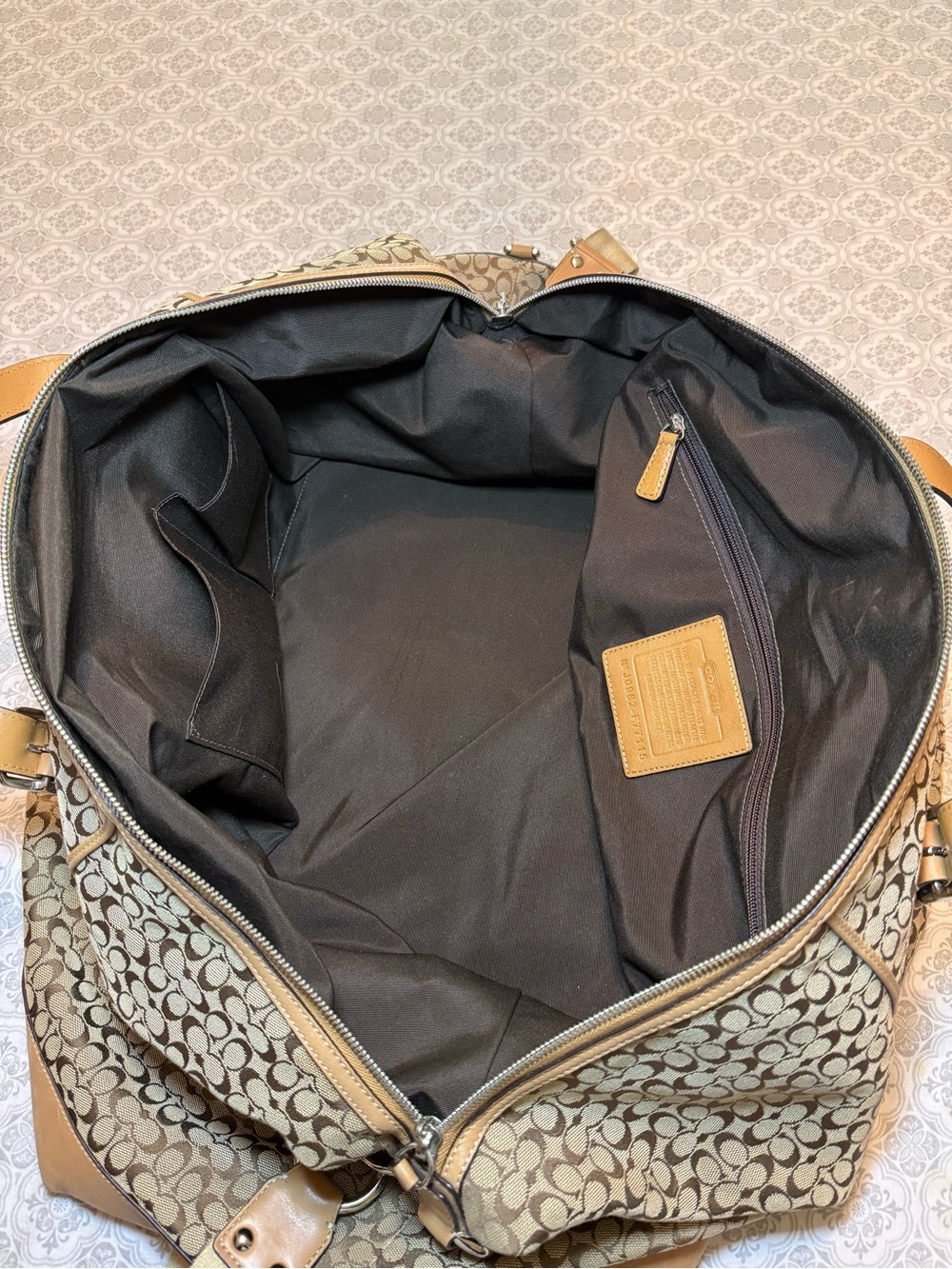 COACH DUFFLE LARGE OVER NIGHT BAG AUTHENTIC SIGNATURE MONOGRAM - Picture 10 of 15